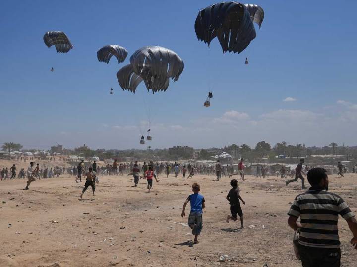 Canadian Armed Forces airdrop aid to Palestinians in Gaza