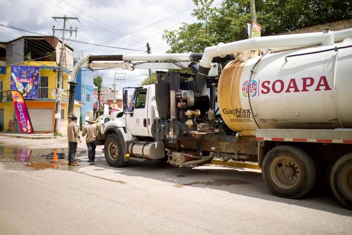 Refuerza Soapa mantenimiento preventivo en drenaje en Oaxaca de Juárez