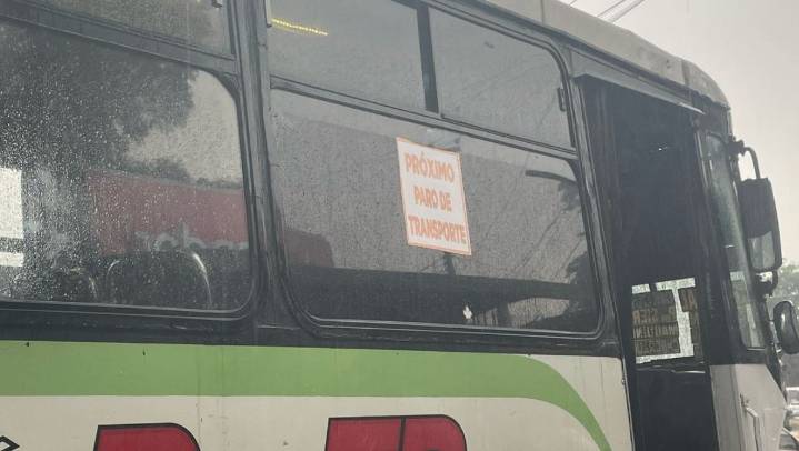 Transportistas presionan sobre aumento del pasaje