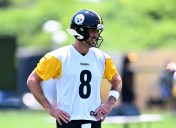 Steelers Linked to Superstar Trade Option to Help Aaron Rodgers