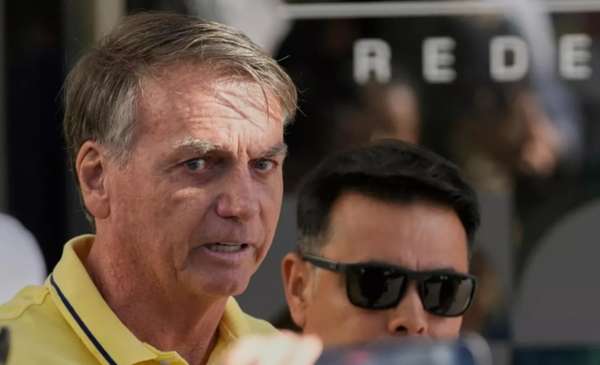 Bolsonaro planeaba pedir asilo político en la Argentina, según la policía brasileña