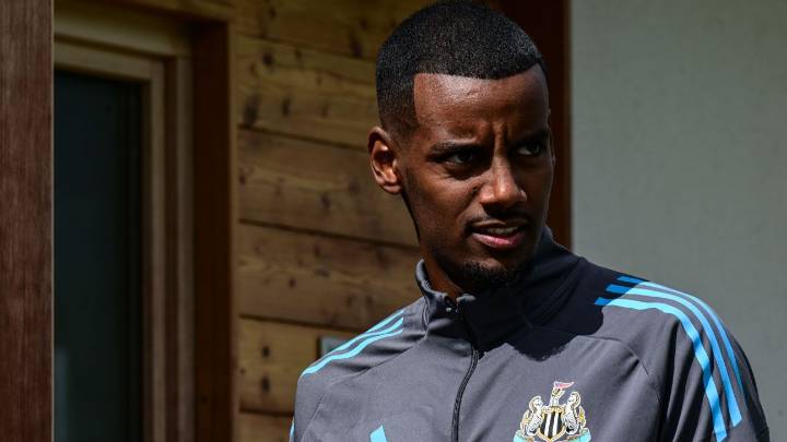 Liverpool target Isak set to sit out Newcastle's PL opener