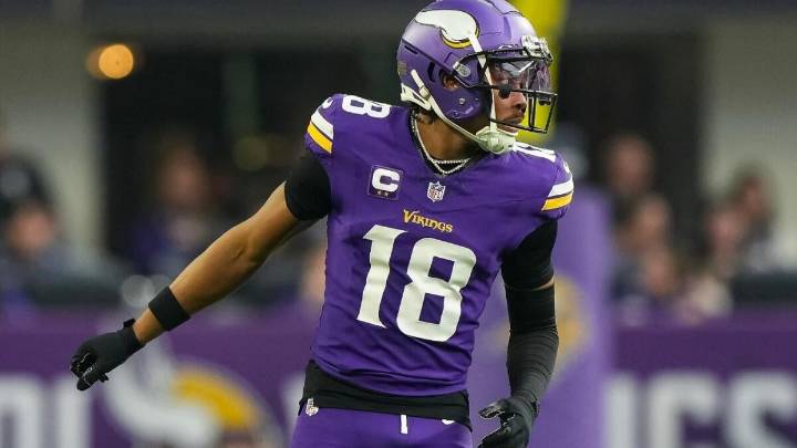 2025 Fantasy football positional rankings: Model makes optimal QB, WR, RB, TE, defense and kicker picks