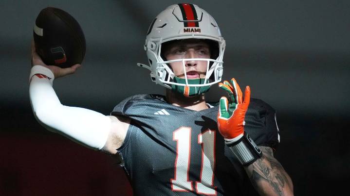 Miami's Carson Beck and Oklahoma's John Mateer head list of prominent players switching schools