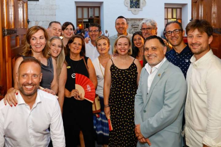 Ontinyent celebra sus primeras fiestas de Moros y Cristianos con reconocimiento internacional