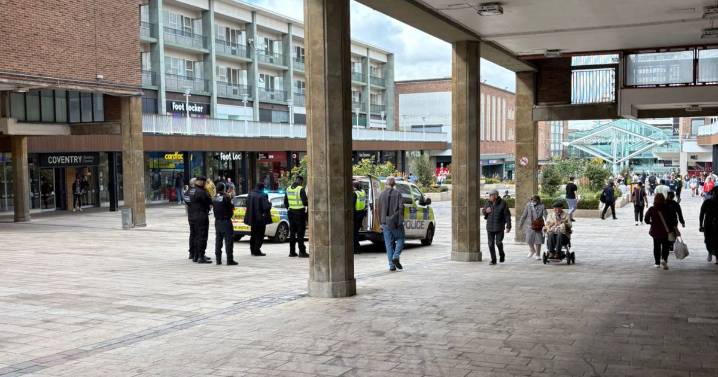 Police swarm Lower Precinct in Coventry after reports of 'man with knife'