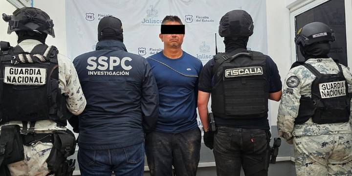 Detienen a policía municipal implicado en el asesinato de una familia en Zapopan, Jalisco