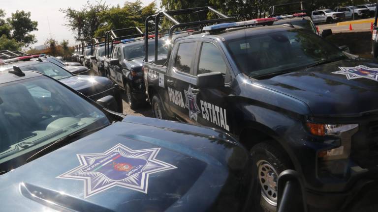 Acuerda Gobierno de Sinaloa compra de 27 patrullas para policías por $27.9 millones