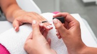 Nail Art: así de fácil te podés hacer el diseño de manicura francesa más coqueto, sin gastar fortuna en una