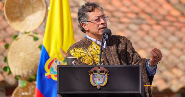 Petro dice que homenajes póstumos a Miguel Uribe buscan incitar la violencia en Colombia