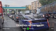 Los ataques ucranianos a las refinerías rusas provocan una crisis del combustible en el país, con su precio en máximos históricos