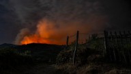 Incendios forestales en Galicia, en directo | El noroeste, en jaque: el fuego avanza en Ourense y asuela Las Médulas