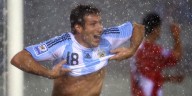 Un goleador veterano, Colombia replica la estrategia de Maradona con Palermo para clasificar al mundial