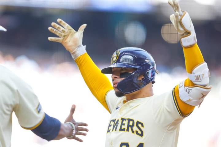 Brewers beat the Pirates 12-5 to extend their winning streak to 12 games