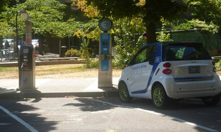 Despite Strong EV Infrastructure, Portland Lags in Electric Vehicle Adoption