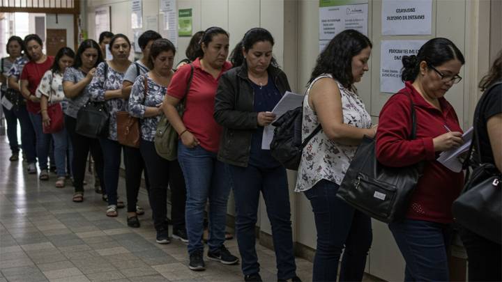 Casi 100 mil empleos privados menos desde la asunción de Milei: Construcción e industria, los sectores más golpeados