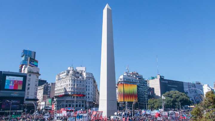 Así es cómo se vería el Obelisco si estuviera hecho de tela, según la inteligencia artificial