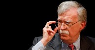 El FBI registra el domicilio del exasesor de seguridad nacional de Trump, John Bolton