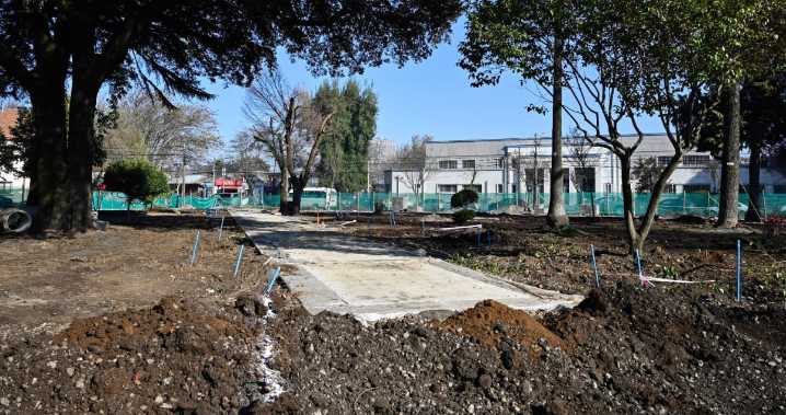 Obras en Plaza San Francisco de Chillán llevan un 45%: plantarán 60 árboles nuevos