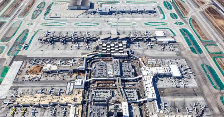 Thunderstorms delay flights into LAX