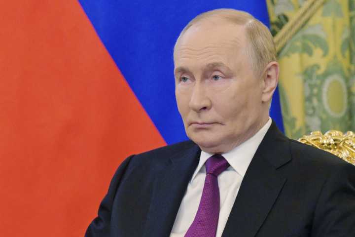 Putin heads to Trump summit confident he is winning in Ukraine Updated 1 hour ago