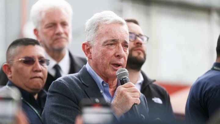 El discurso completo de Álvaro Uribe en el lugar donde atentaron contra Miguel Uribe Turbay: “Que simbolice una llama eterna”