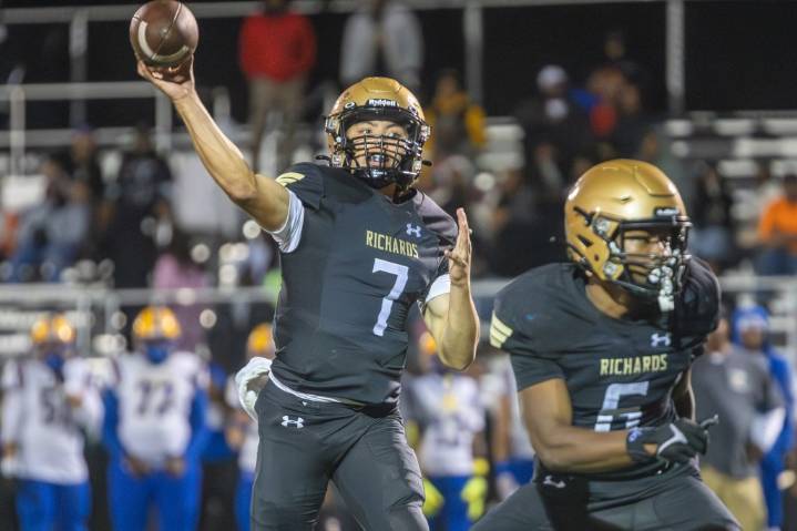Football: Noah Escobedo rallies Richards past Crete