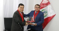 Titular judicial de Corte de Tumbes visitó línea de producción de Microformas de la CSJSA