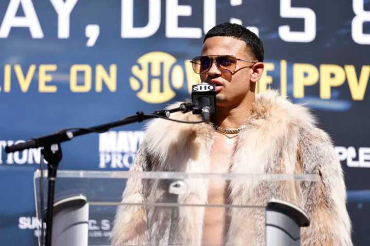 Rolly Romero Wins Another World Title Without Throwing a Punch Rolando 'Rolly' Romero's good fortune continues as he finally got the championship status, but without even fighting for it Harsh Rana 10