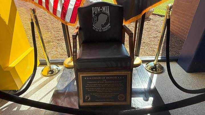Chair honoring POW/MIAs in Morgan County dedicated at Mooresville H.S.