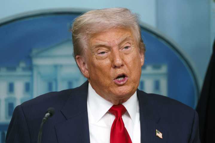 Rusia debe devolver territorio ocupado a Ucrania: Trump