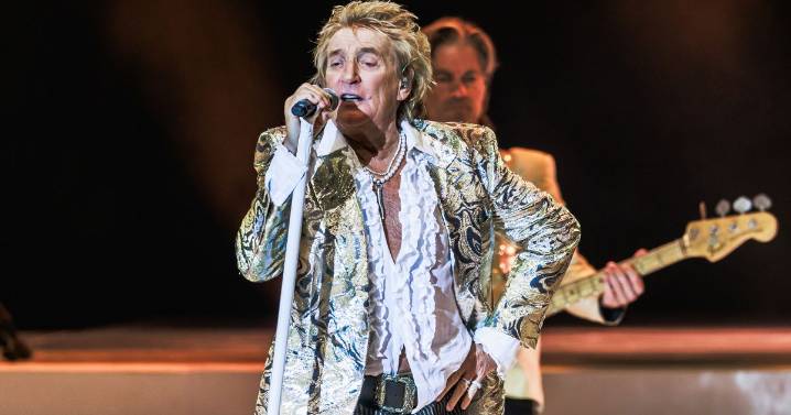 Sir Rod Stewart slams Lib Dem leader for 'snubbing' Donald Trump state banquet