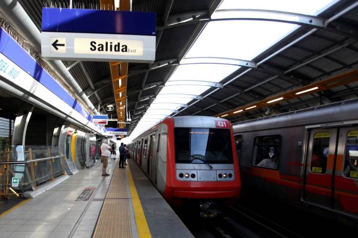 Metro de Santiago cierra 7 estaciones de Línea 4 por persona en la vía: así funciona el servicio hoy