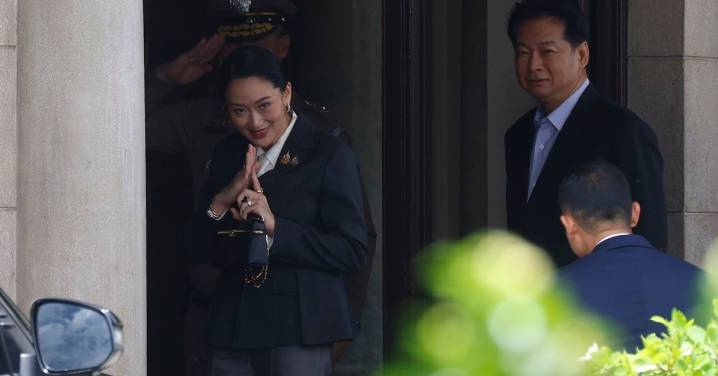 Destituye Tailandia a la primera ministra por criticar al Ejército