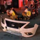 Motociclista es arrollada por un taxi en el fraccionamiento Villas del Sol; chofer se da a la fuga 
