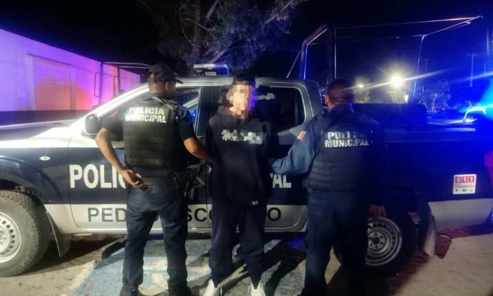 Detienen a sujeto con cartuchos exclusivos del Ejército en La D Chalmita, Pedro Escobedo