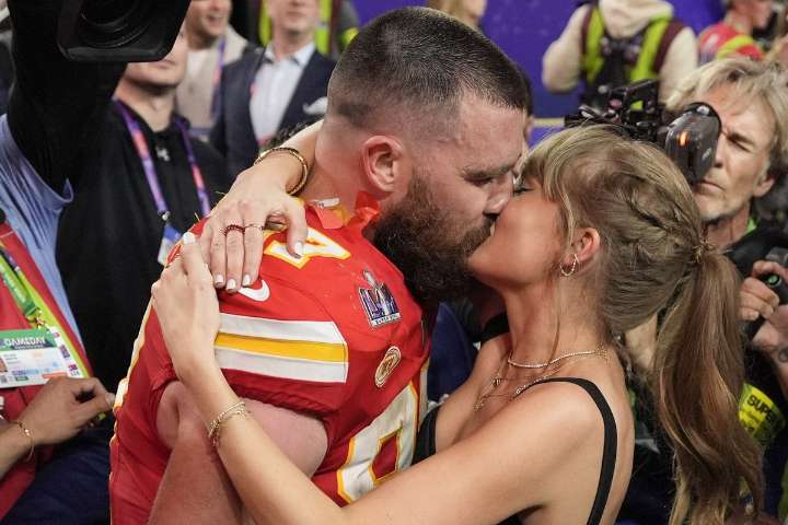Taylor Swift and Travis Kelce are engaged