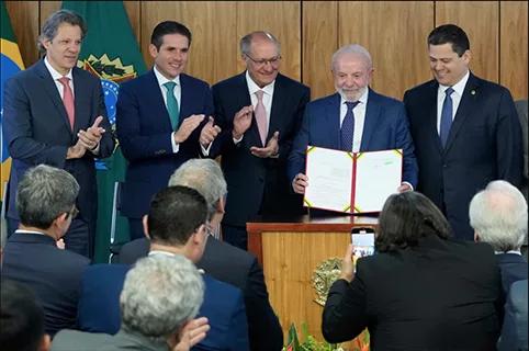 Brasil anuncia $5.500 millones en créditos para exportadores afectados por aranceles de EEUU