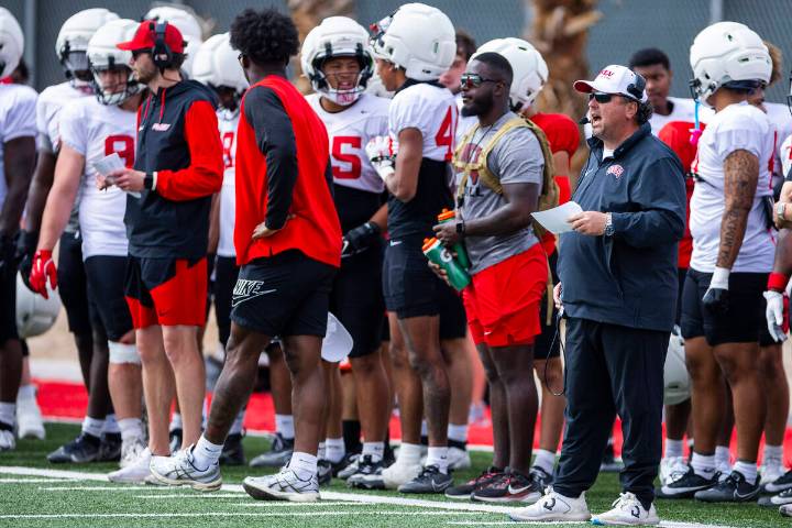 UNLV football coach Dan Mullen praises ex-Raiders DC Paul Guenther 