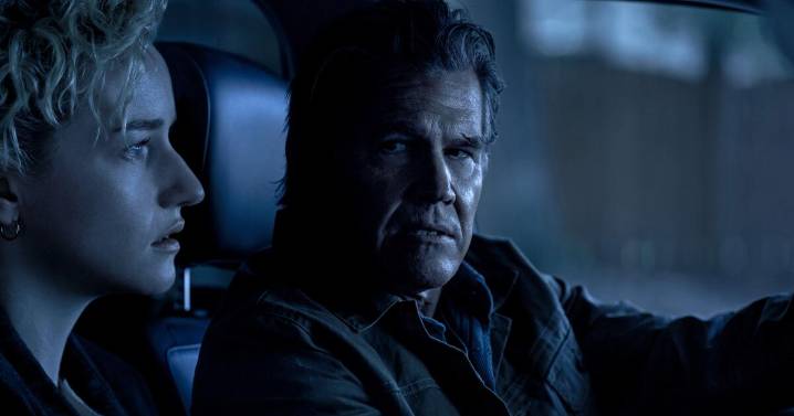 Review: In the spellbinding mystery 'Weapons,' six characters reveal bloody slices of the truth