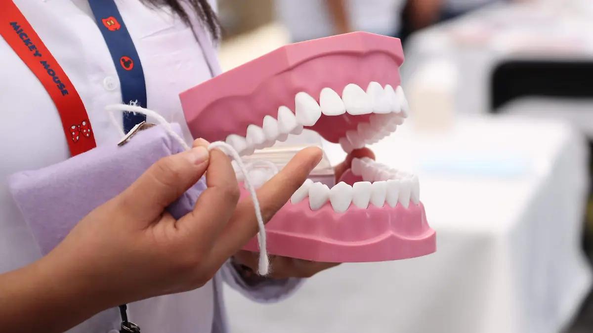 Ayuda rutina de higiene oral a prevenir caries: IMSS
