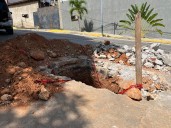 Troneras destrozan carros en Caraballeda