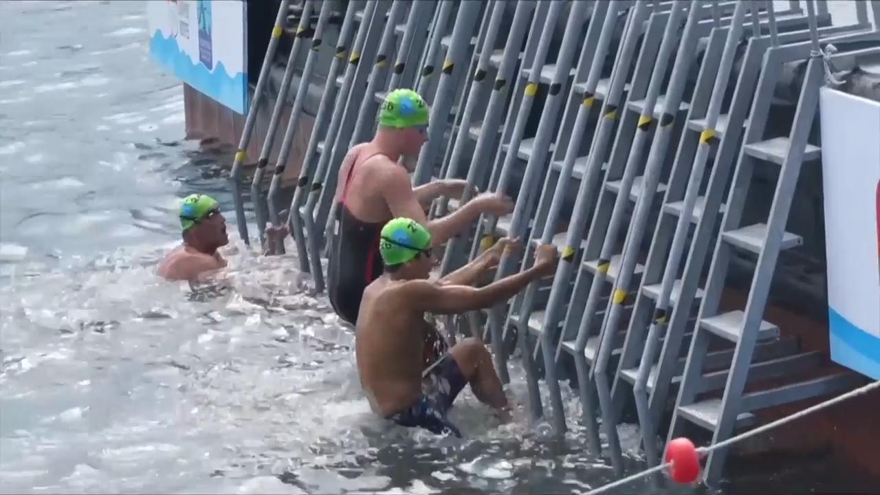 Ukrainian veterans' inspiring Bosporus swim on Independence Day