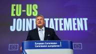 Bruselas no aplicará aranceles a los productos industriales de EE.UU. y relajará los requisitos sanitarios para importar cerdo y lácteos