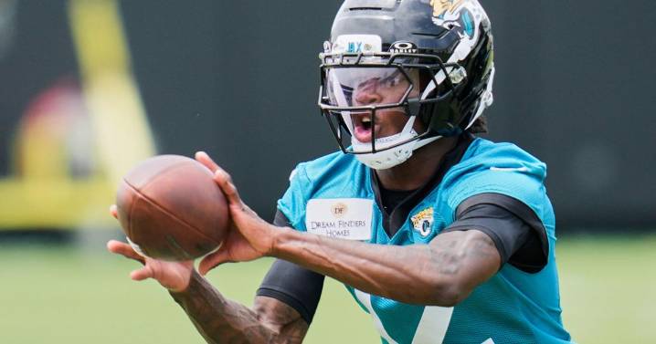 Friday's NFL notebook: Jaguars rookie Hunter sits out practice
