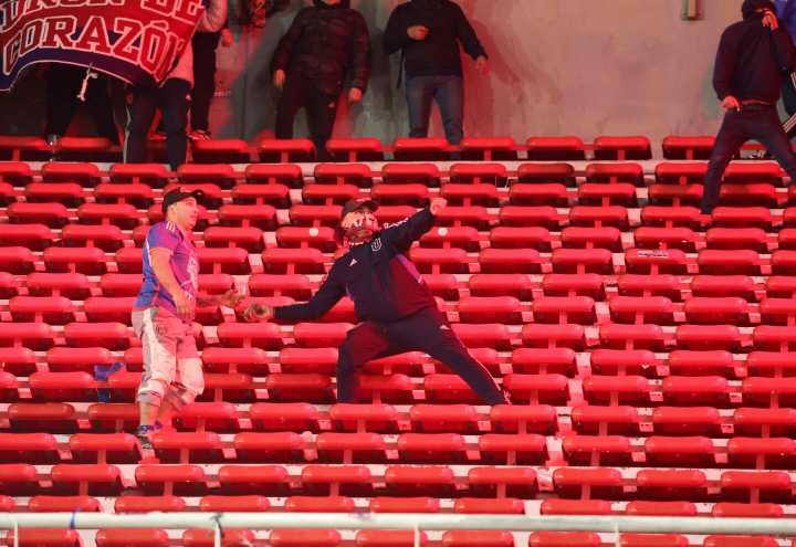 Conmebol espera hasta mañana miércoles descargos de Independiente sobre sucesos en partido ante la “U” de Chile