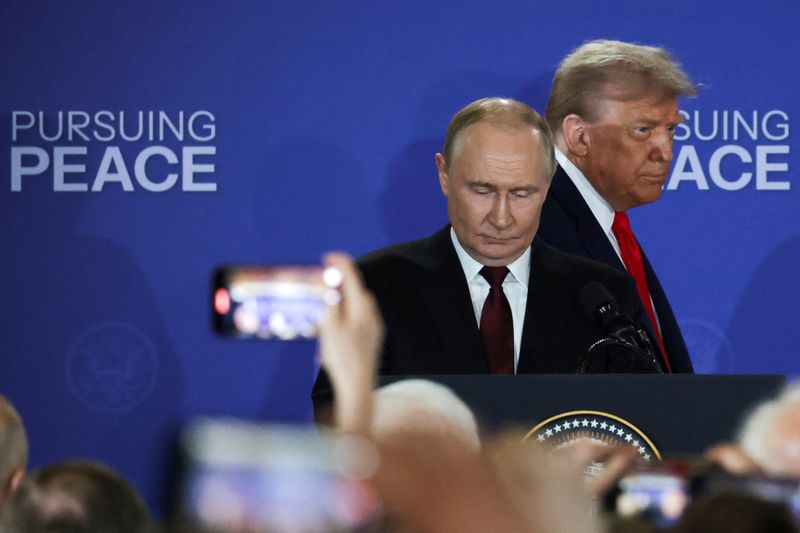 Trump still weighing 'very serious' economic sanctions on Russia