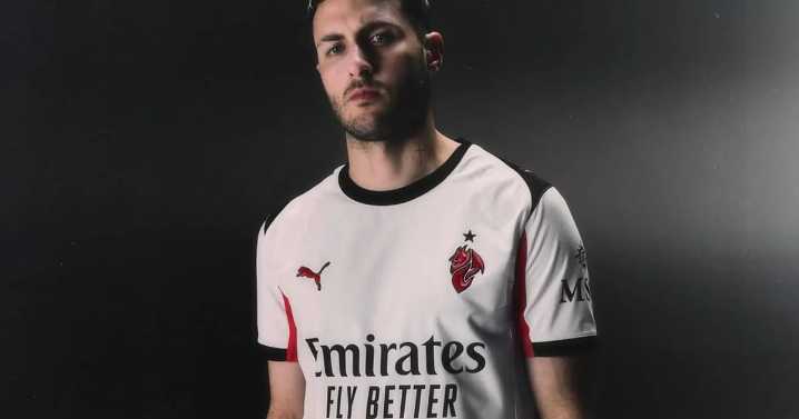 Santiago Giménez se queda en el Milan, asegura Pimenta