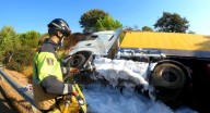 El vuelco de un camión ralentiza el tráfico a la salida de Badajoz