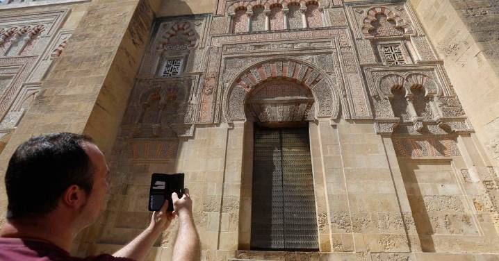 El PSOE de Córdoba pedirá la gestión compartida de la Mezquita si se confirma la "negligencia del Cabildo" en el incendio